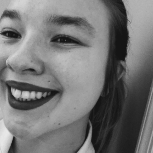 Meet your Posher, Lorraine - Picture 1 of 1